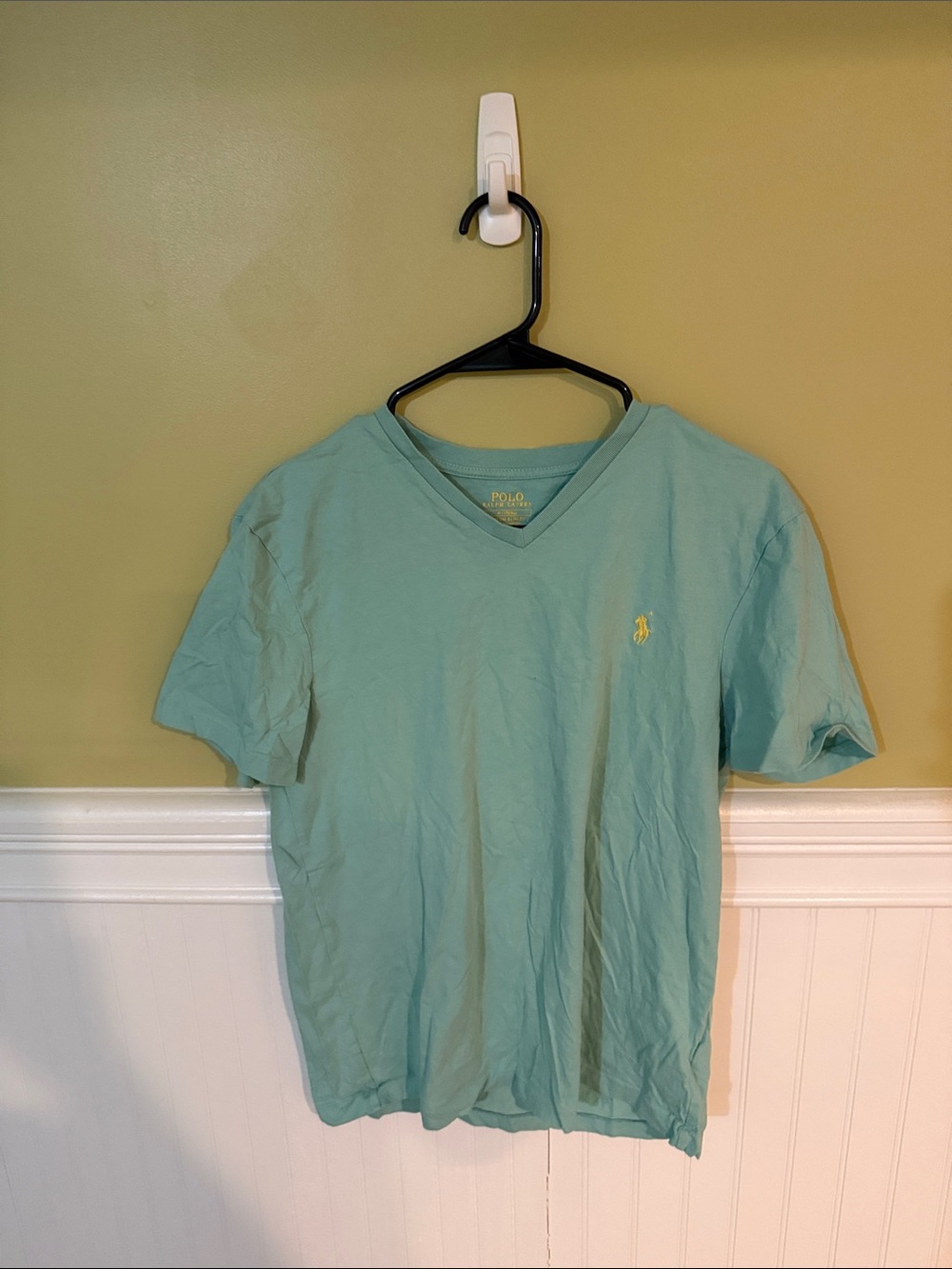Polo by Ralph Lauren Men's Size M  V-Neck Tee in Seafoam Green with Yellow Pony